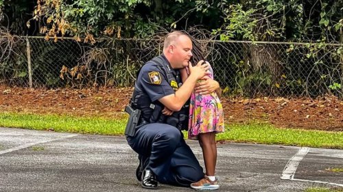 “It ripped my heart out:’ Police chief comforts crying child after family member arrested