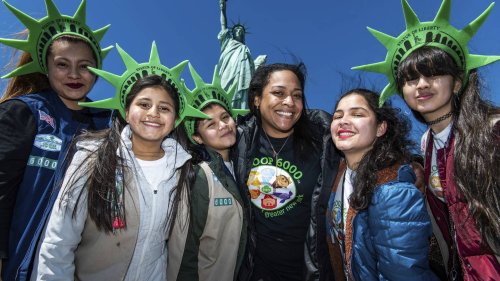 Girl Scout troop resolved to support migrants despite backlash
