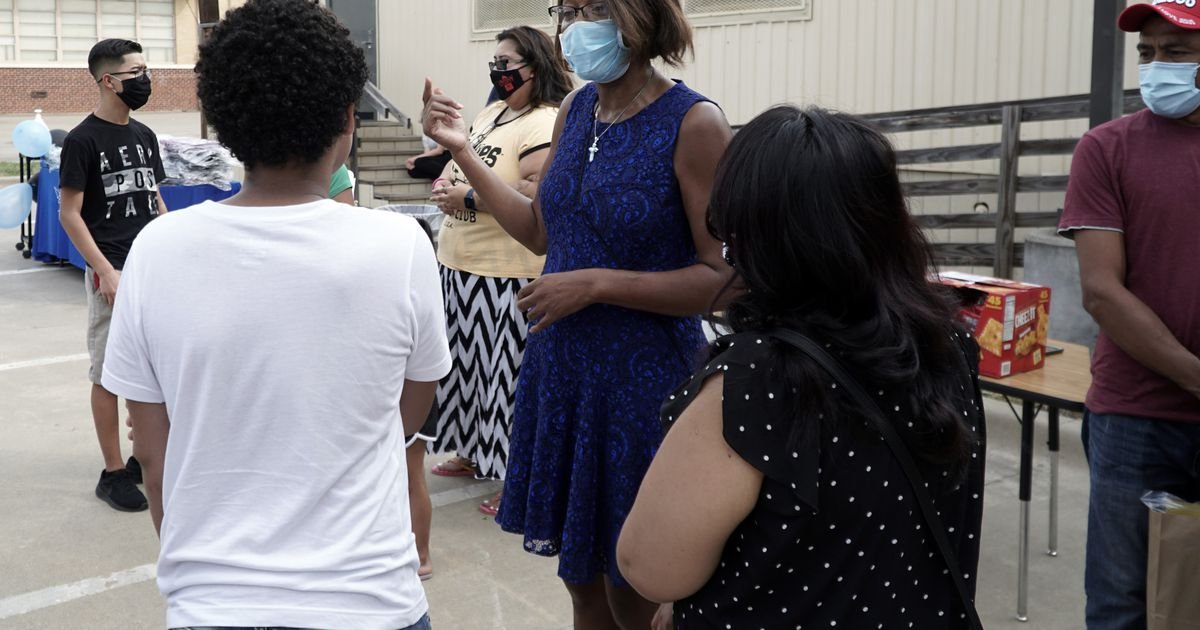 These Texas schools offer lessons on how to quickly catch up kids learning English during pandemic