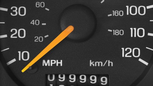 Tesla odometer uses “predictive algorithms” to void warranty, lawsuit claims