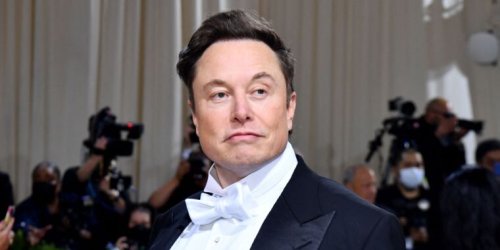 Musk makes U-turn before trial, tells Twitter he’ll complete merger [Updated]