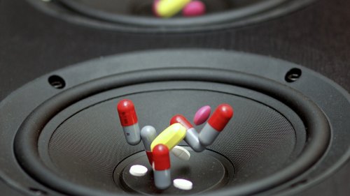 Spotify caught hosting hundreds of fake podcasts that advertise selling drugs