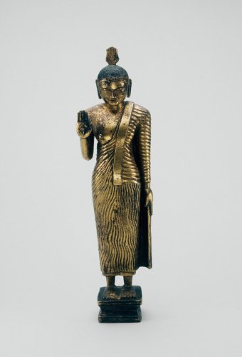 Buddha Standing with Hand in the Gesture of Reassurance (Abhayamudra) | The Art Institute of Chicago