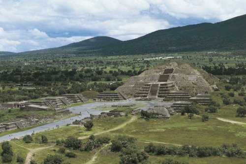 A Stunning Archaeological Discovery Suggests the Maya Had Direct Contact With Another Civilization More Than 800 Miles Away