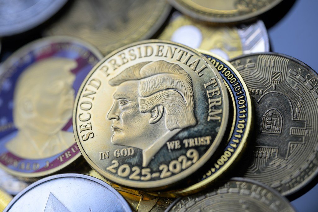 Bizarre Trump Bitcoin Statue Appears in Washington, D.C.