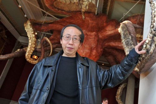 Huang Yong Ping, Provocateur Artist Who Pushed Chinese Art in New Directions, Has Died at 65
