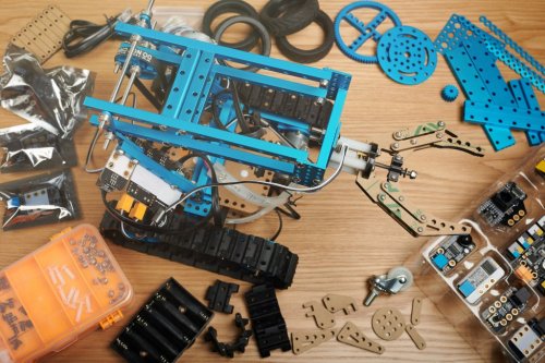 The Best Robotics Kits for Kids Learning About Engineering, Coding, and Electronics