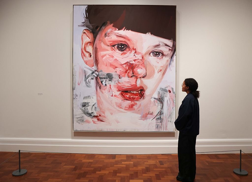Jenny Saville Lands First Solo Show in Venice, Should Selfies Be Banned in Museums? and More: Morning Links for November 13, 2025