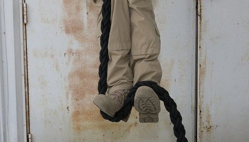 How to Climb a Rope Like a Navy SEAL