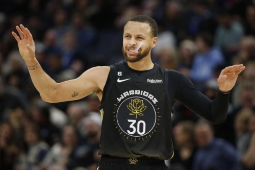 Steph Curry drops hint on NBA future after landmark new contract agreed |  Flipboard