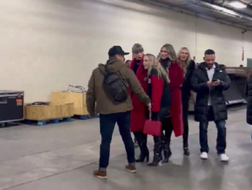Video Of Taylor Swift, Brittany Mahomes Arriving At Lambeau Field Going Viral