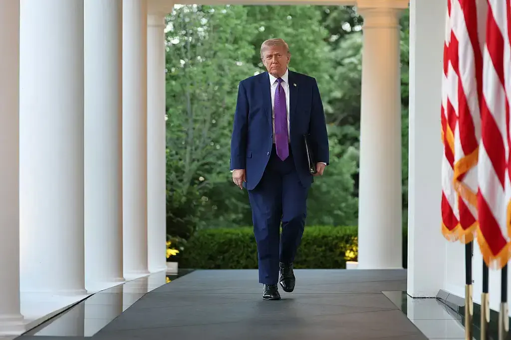 ‘What is That?’: Trump’s Latest Switch-Up to Look Younger After Embarrassing Video, Has Viewers Zooming In Saying It Loo