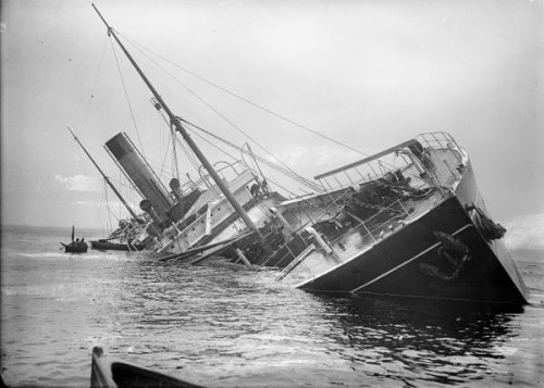 One English Family Took Photos of Shipwrecks for More Than a Century