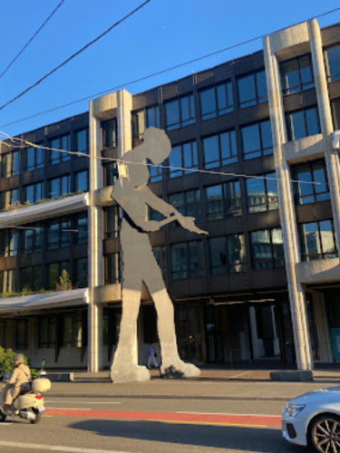 Hammering Man