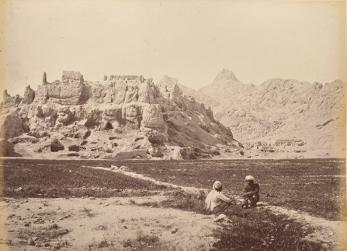 What Can We See in the Oldest-Known Photographs of Kandahar?
