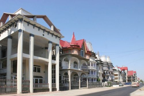 Roma Mansions of Buzescu