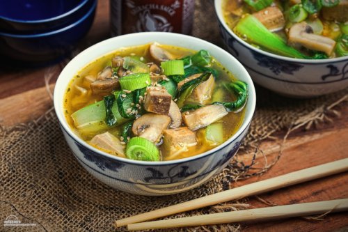 vegane Miso Suppe mit Tofu viel Gemüse einfach in 25 Minuten