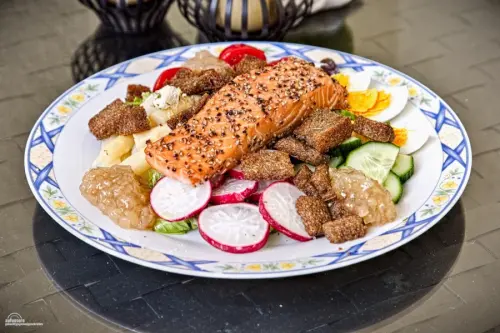 1 x Brotsalat mit Lachs, absolut geeignet für jeden Tag!