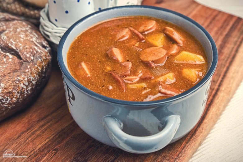 Kartoffel Wurst Suppe, absolut schmackhaft, fertig in 30 Min.
