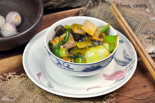 Wok Tofu mit viel Gemüse und Reis, fertig in 30 Minuten, absolut schnell gezaubert!