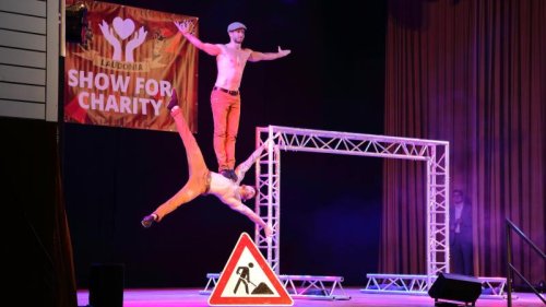 Die Show for Charity bringt 10.000 Euro für die Kartei der Not ein
