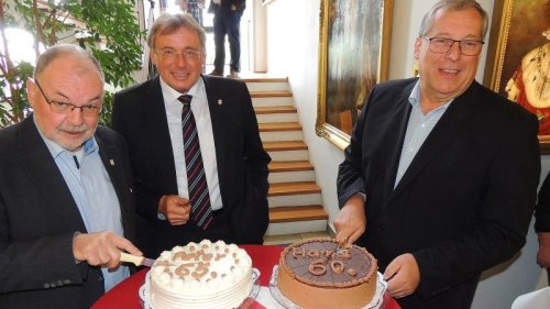 Zum Geburtstag: Überraschung für Neuburger Bürgermeister