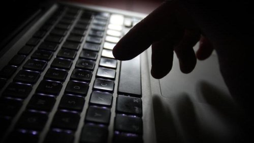 23-Jähriger fällt auf gefälschte E-Mail eines Paketzustellers herein