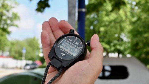 NR-Kolumne einer Vierfach-Mama: Die Stoppuhr läuft beim Elterngespräch