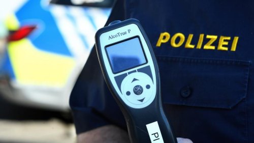 Mit über 1,1 Promille von der Autobahn in den Grünstreifen