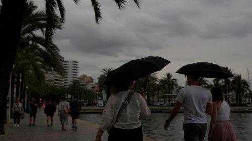 Rekord-Regen auf Mallorca: Palma sperrt alle Strände