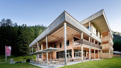 Hier lässt es sich aushalten: Ein Hotel im Lechtal mitten im Grünen