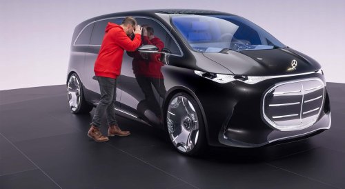 Luxus-Van Mercedes Vision V : Die Maybach-V-Klasse rollt den 65-Zoll-Screen aus