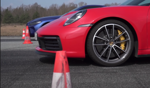 VÍDEO: Porsche 911 Carrera S vs BMW M4 Competition 2021, ¿cuál acelera más y cuál frena mejor?