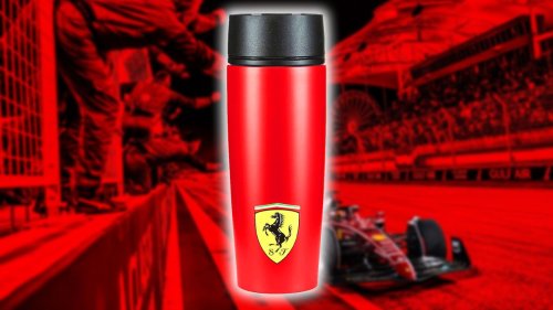 Ferrari hasta para tomar café: este vaso térmico es perfecto para los madrugones de la F1