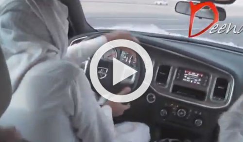 Driftando a 220 km/h en una autopista pública saudí