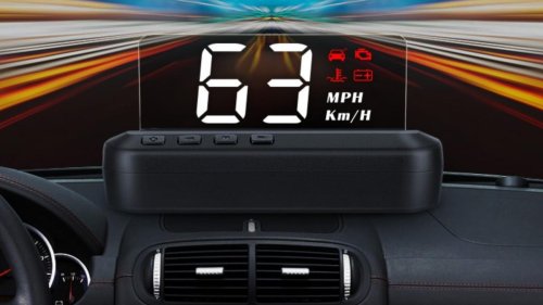 Esta pantalla de proyección del velocímetro es un detalle futurista para tu coche y cuesta solo 19 euros