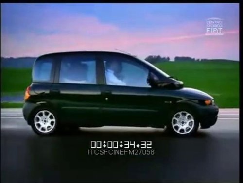 VÍDEO: ¿Os acordáis del Fiat Multipla? Así eran sus anuncios... ¡Pura extravagancia... como el coche!