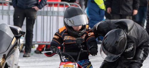 A seulement 8 ans, ce français bat un record du monde à moto !