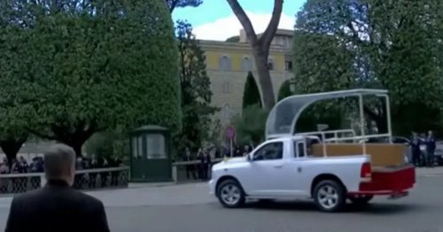 Le dernier véhicule du pape François n'est pas anodin !
