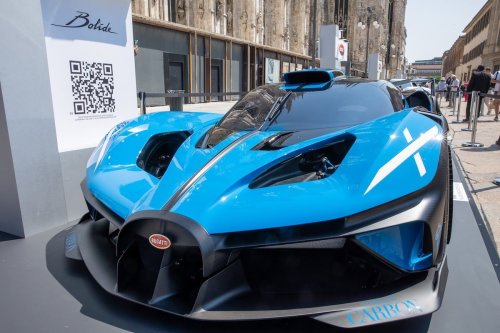 Obligé de changer ses pneus tous les 60 km avec sa Bugatti Bolide