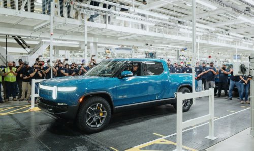 Rivian R1T : le 1er pick-up électrique au monde est sorti d'usine