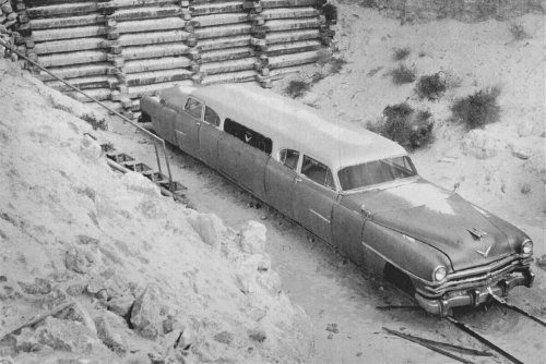 Cette Chrysler de 1953 est une limousine sur rails !