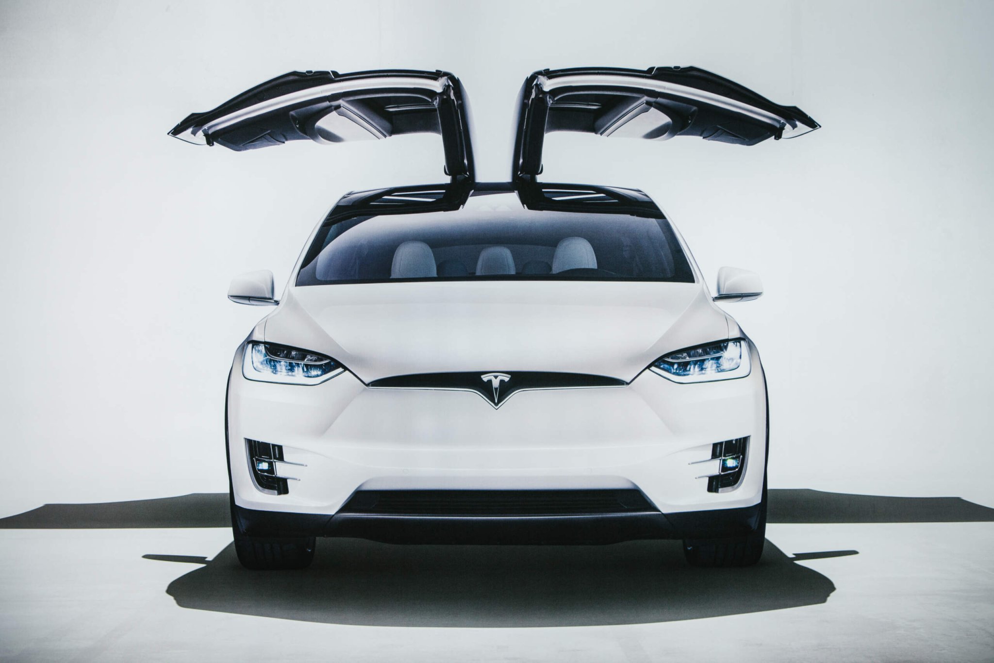 Tesla Recalls 9,500 Vehicles Over Faulty Roofs