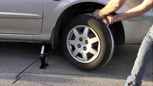 Motor ohne Starthilfekabel starten: Video | autozeitung.de
