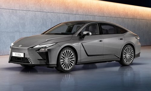 Lexus bringt den ES ins E-Zeitalter
