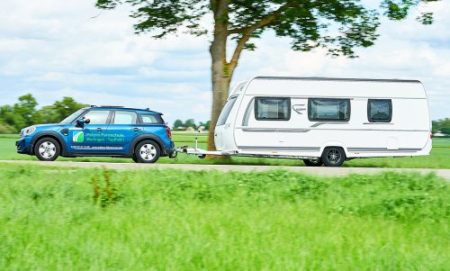 Wohnwagen-Gespann: Darum braucht es oft den "B96-Führerschein"!