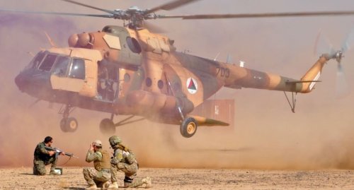 Des Mil Mi-17V Hip-H sauvés des talibans en route pour l'Ukraine. - avionslegendaires.net
