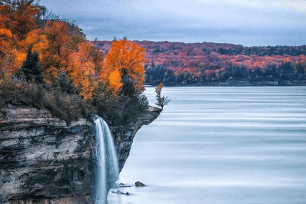17 Must-Visit Places for Amazing Michigan Fall Colors
