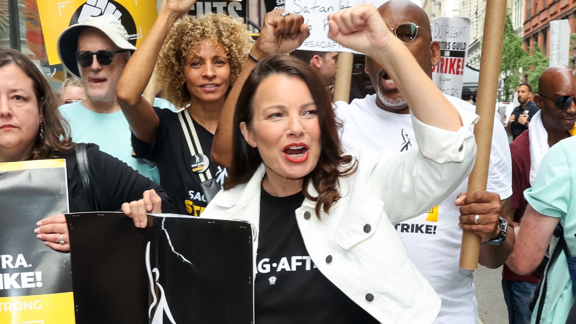 SAG-AFTRA calls for video game actors' strike