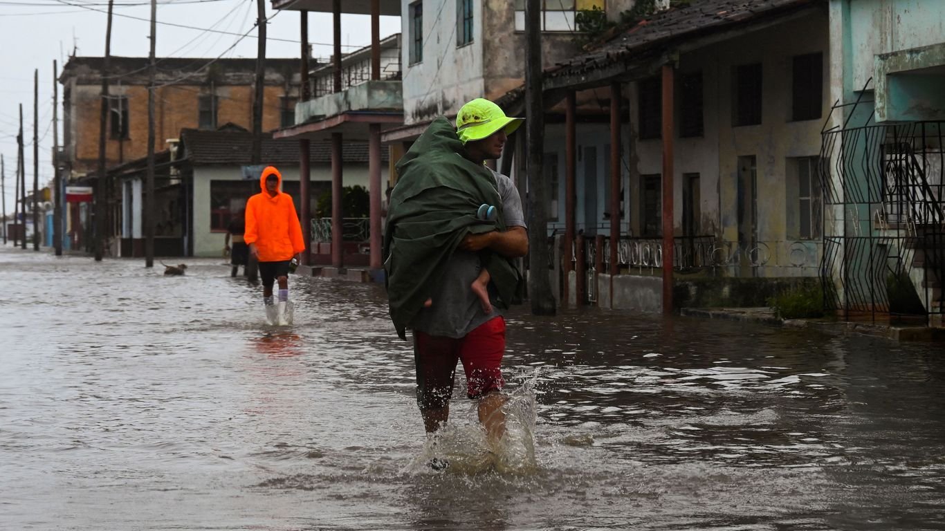 Hurricane Ian leaves Cuba without any power